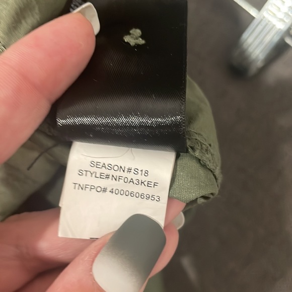 North Face Green Outdoor Hiking Pants Size 2 - Picture 9 of 9